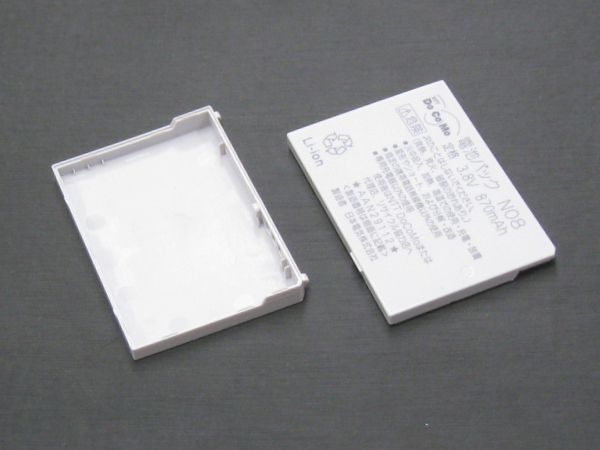 モバイル向け薄肉電池ケース部品、PC+レーザー印字